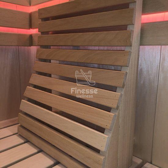 Ergonomische sauna rugsteun van Abachi hout - Finesse Wellness BV
