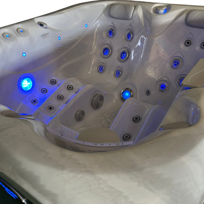 FinesseSpa Azure - 3 person outdoor spa