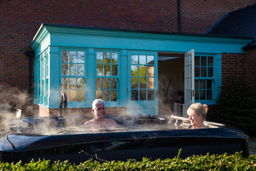 Luxueuze 6-persoons jacuzzi van Finesse Wellness